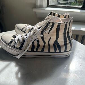 Converse Black and White Zebra Stripe Size 9